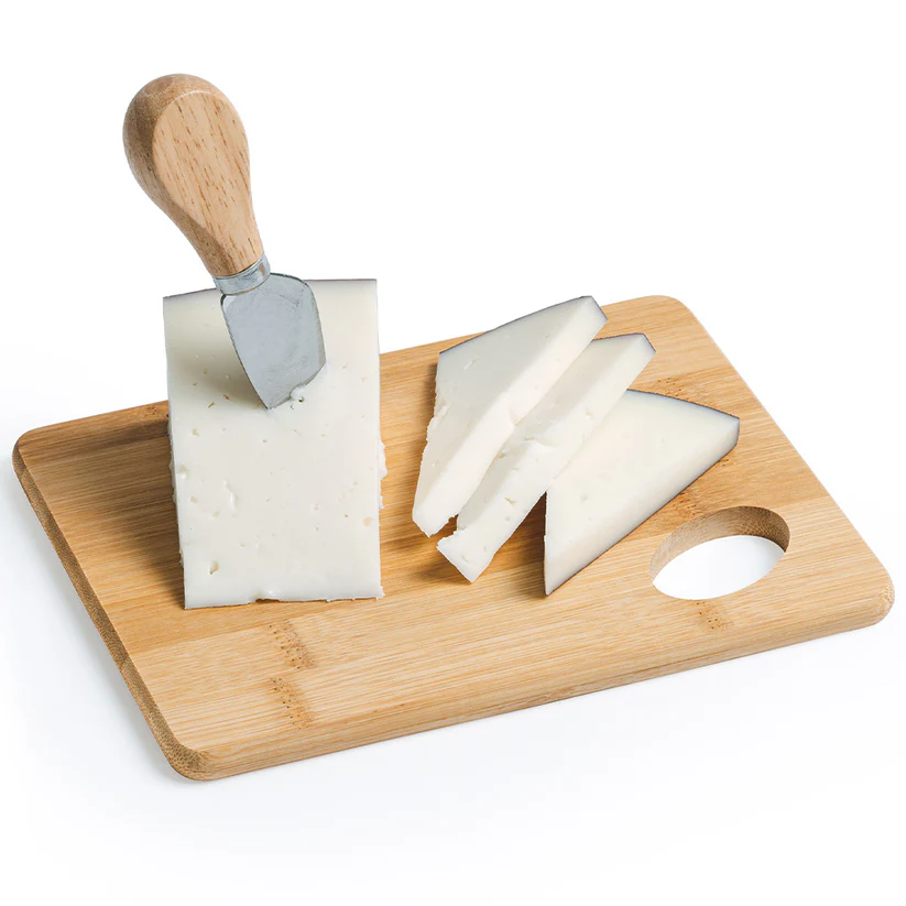 Tocător din lemn – personalizabil, robust și ideal pentru bucătărie